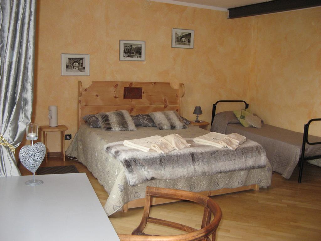 Ferienwohnung Maison Besenval Aosta Zimmer foto