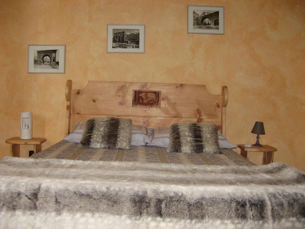 Ferienwohnung Maison Besenval Aosta Zimmer foto